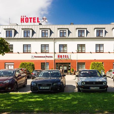 Portius Hotel Krosno Exterior photo