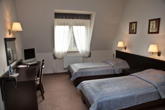 Portius Hotel Krosno Room photo