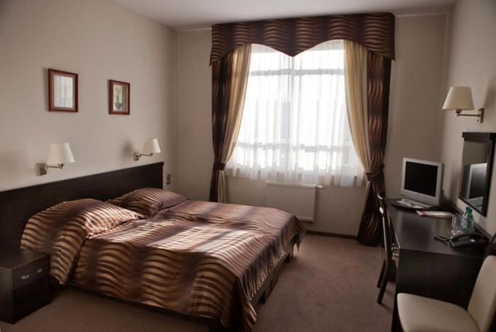 Portius Hotel Krosno Room photo