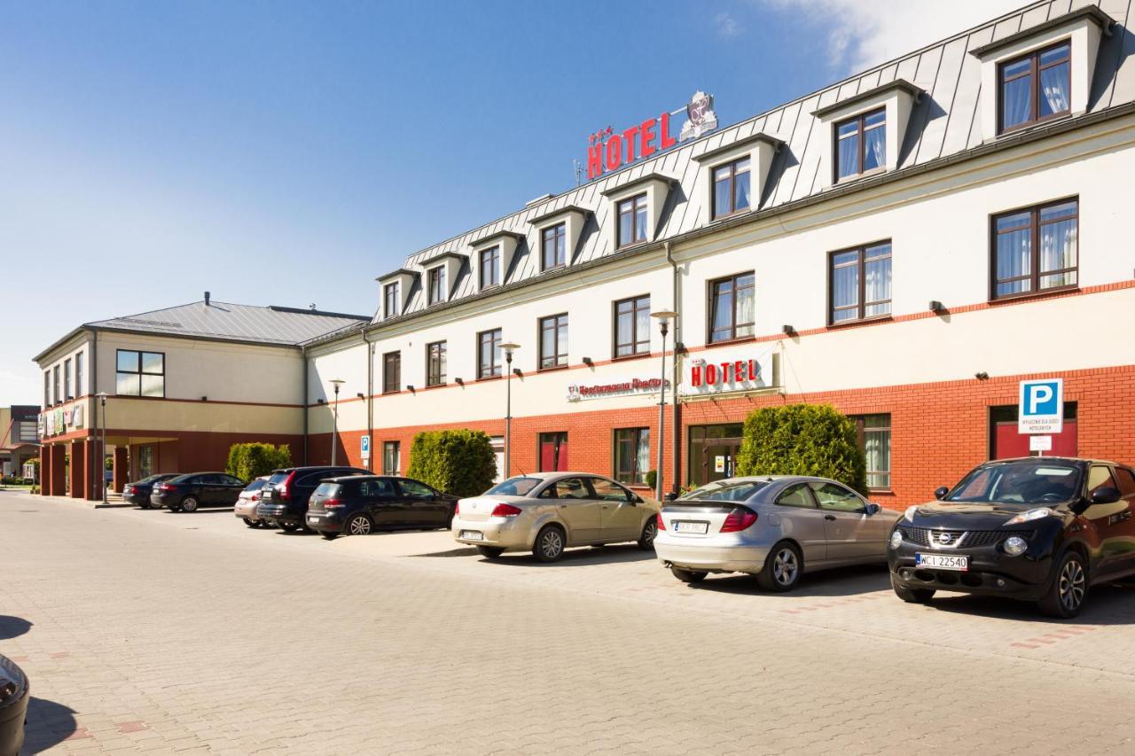 Portius Hotel Krosno Exterior photo